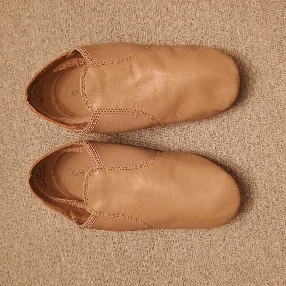 CAPEZIO Slip-on E-Series Jazz Shoe in Caramel EJ2